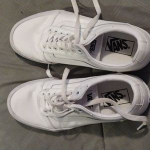 Vans tennis shoes